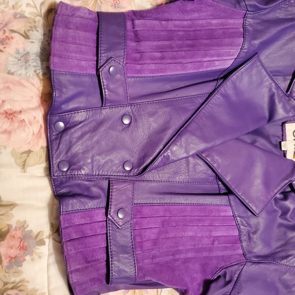 Leather and Suede Bomber Jacket and Skirt - Picture 5 of 7